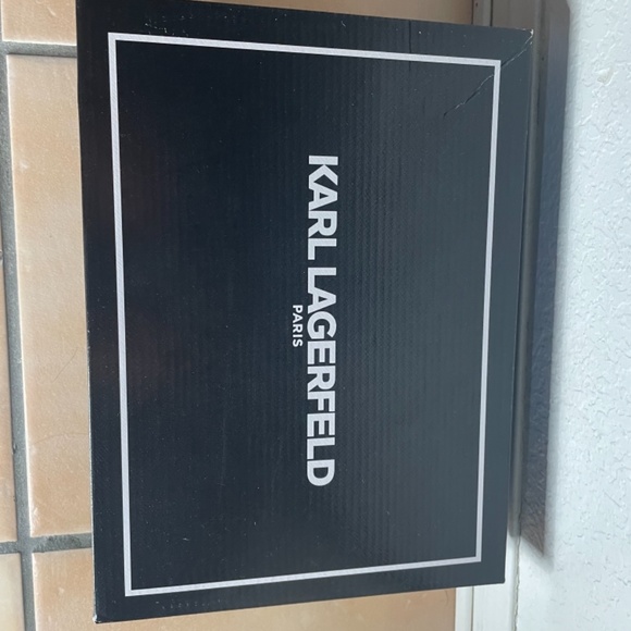 Shoes - Picture 4 of 4